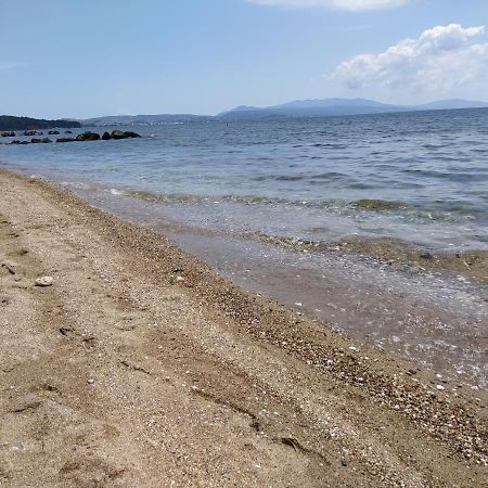 Διαμέρισμα Στην Πόλη Metamorfosi Luaran gambar