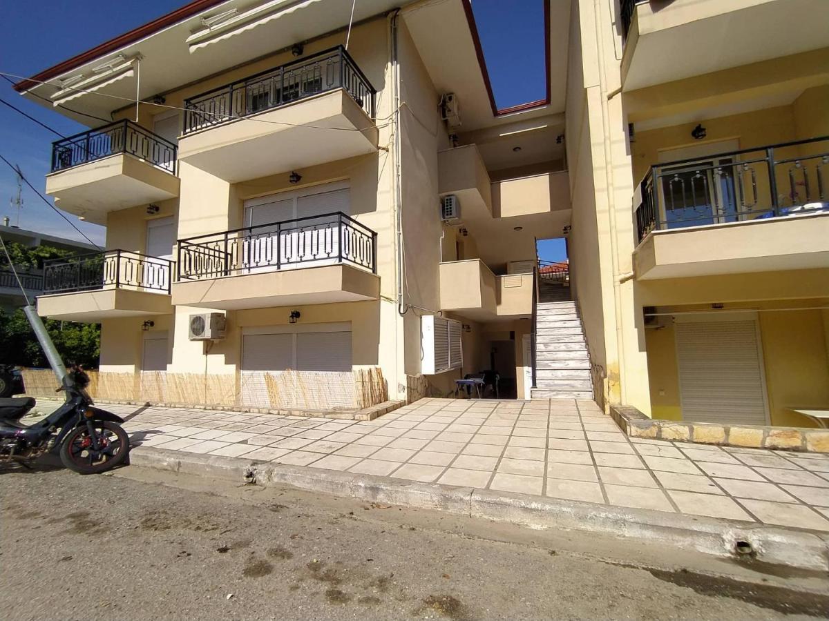 Διαμέρισμα Στην Πόλη Metamorfosi Luaran gambar